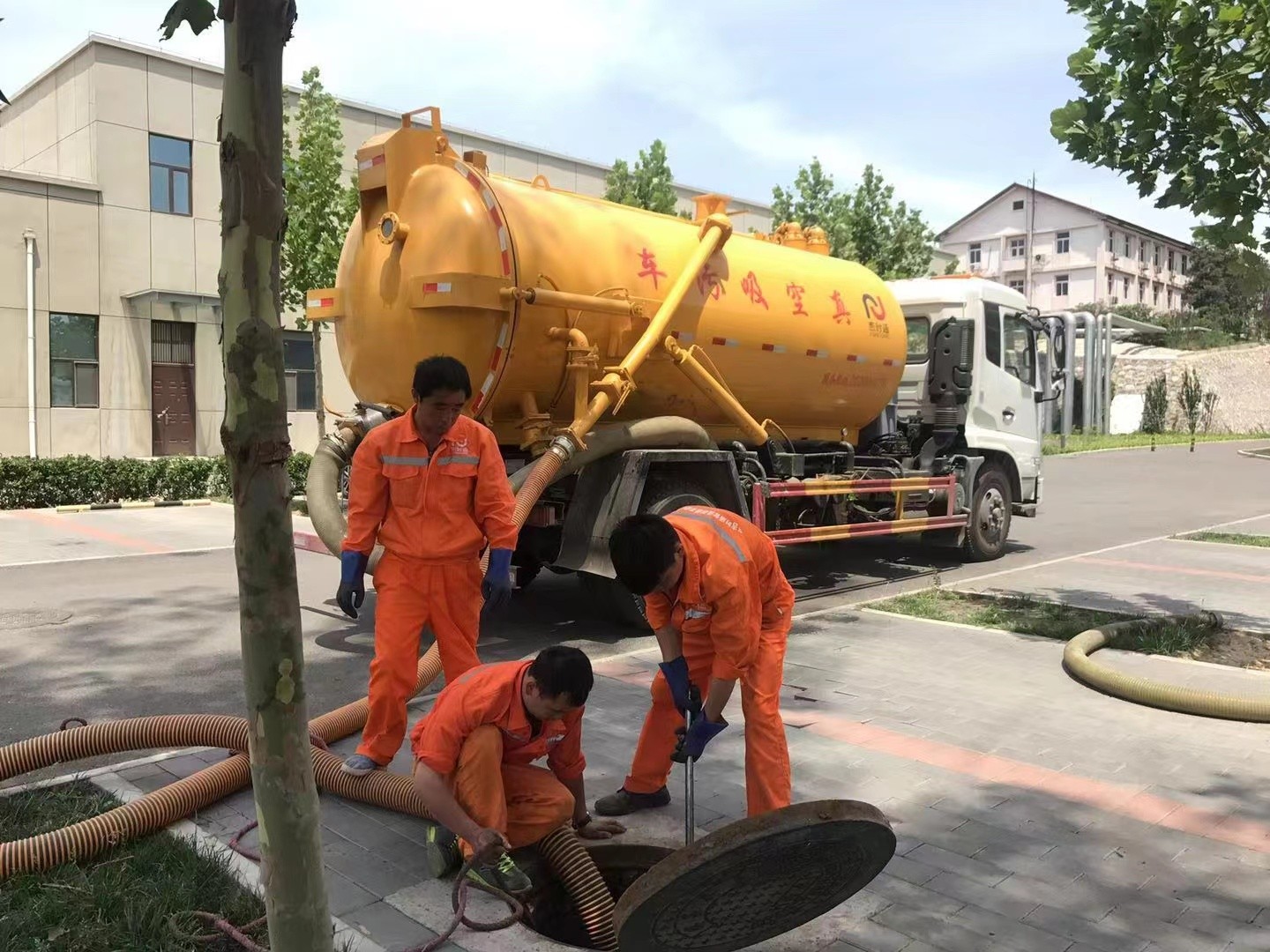 东源化粪池清理与5-8吨吸粪车施工效率分析